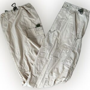 gorpcore cargo parachute pants, ajustable + green accents